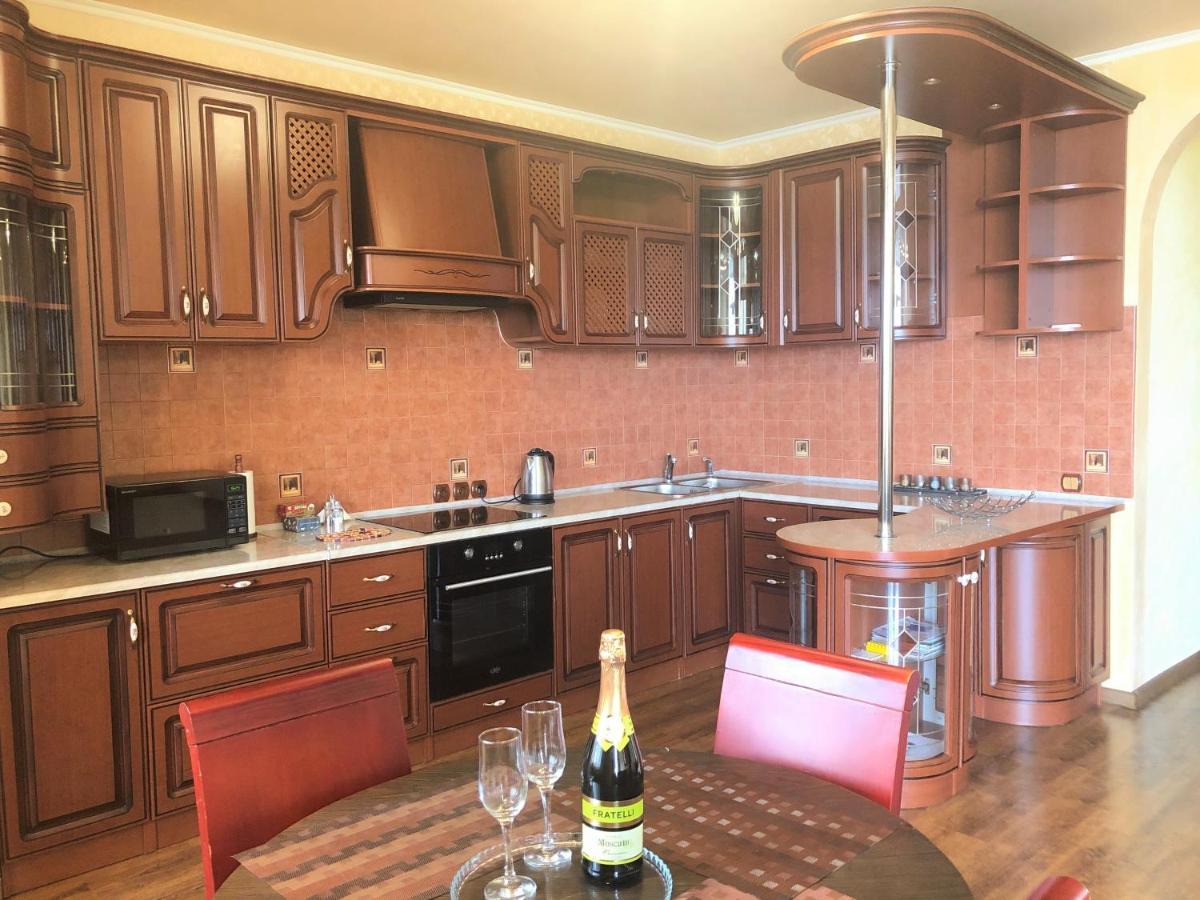 Vip з видом на озеро Apartment